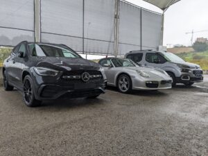 Foto de Mercedes-Benz GLA 250e, Porsche Boxster e Citroën Berlingo