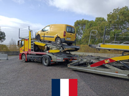 Transporte de automóvel em camião de França para Portugal.