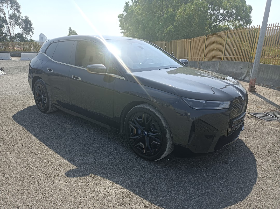 BMW iX